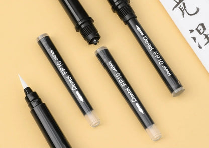 Pincel de Bolso Pentel Cor Preta + Recargas - Caligrafia - Desenho - Tinta à Prova de Água